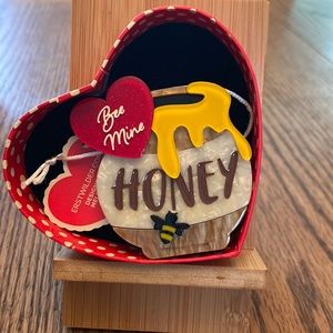 Erstwilder Bee brooch for sale.